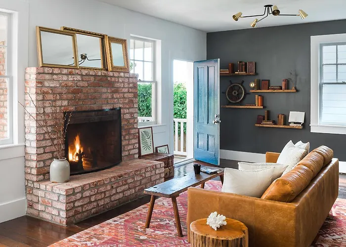 Beach hotel: Inns Of Mendocino